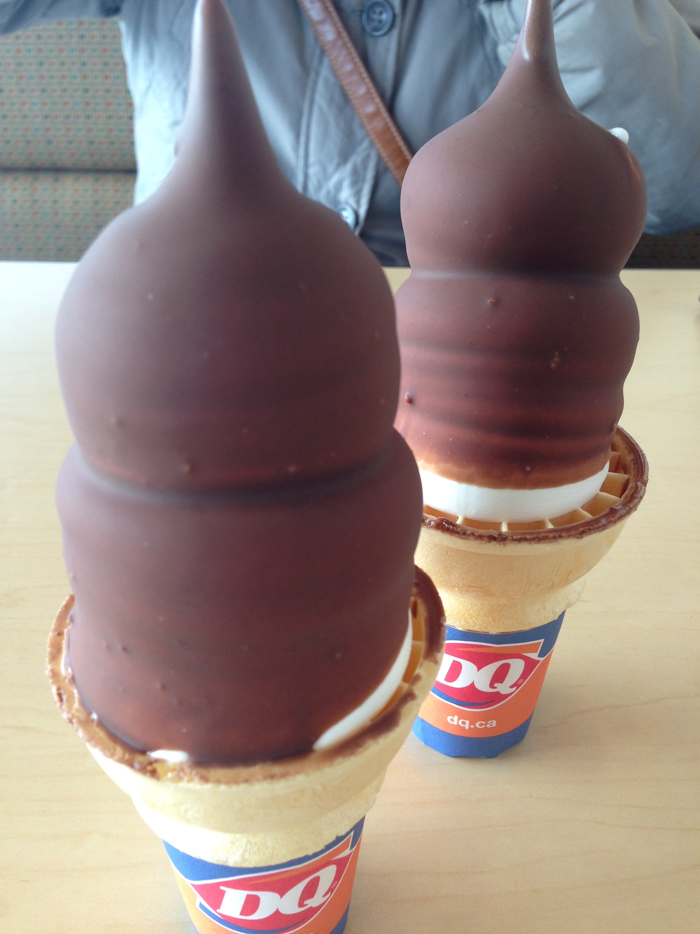 カナダ編12 【ＤＱ@Halifax】ソフトクリームがチョコでコーティング ！